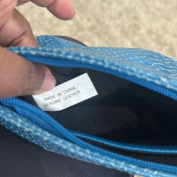 Tignanello Blue Leather Medium Wristlet/Wallet Bag - Picture 8 of 8